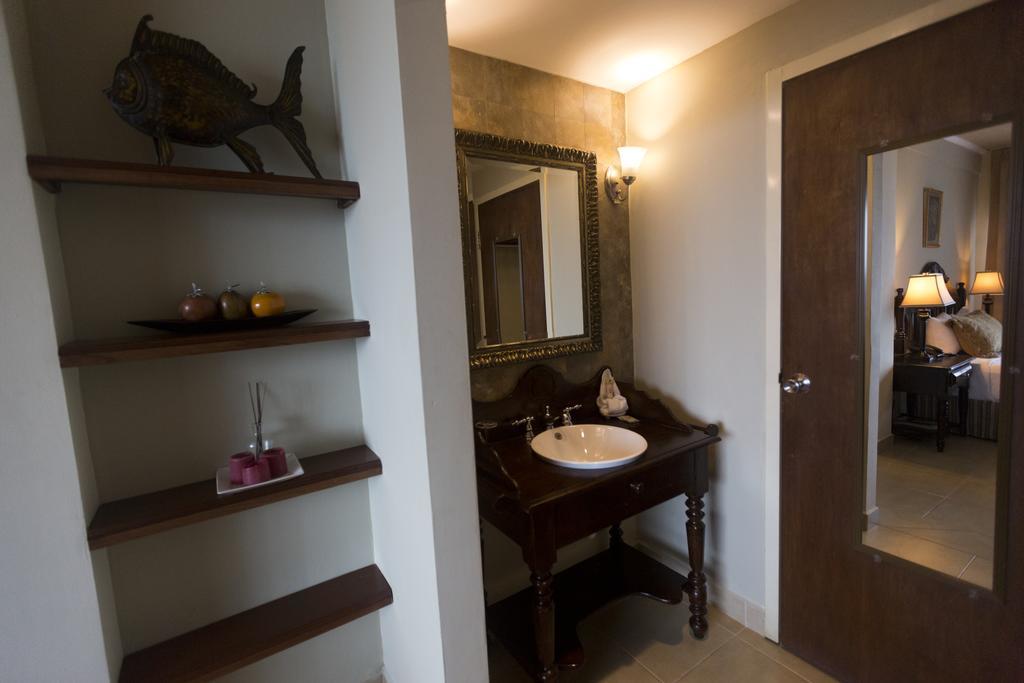 Altos De Fontana Hotell Managua Exteriör bild