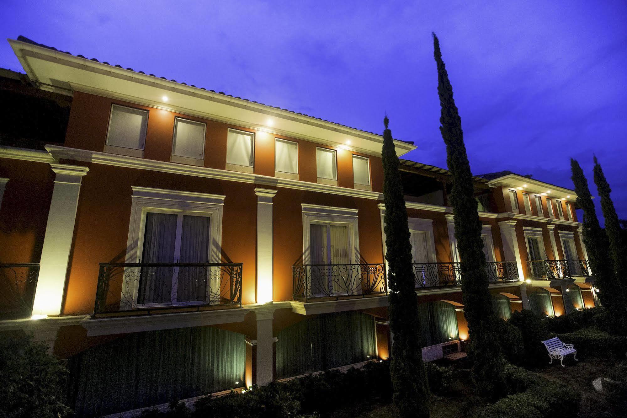 Altos De Fontana Hotell Managua Exteriör bild