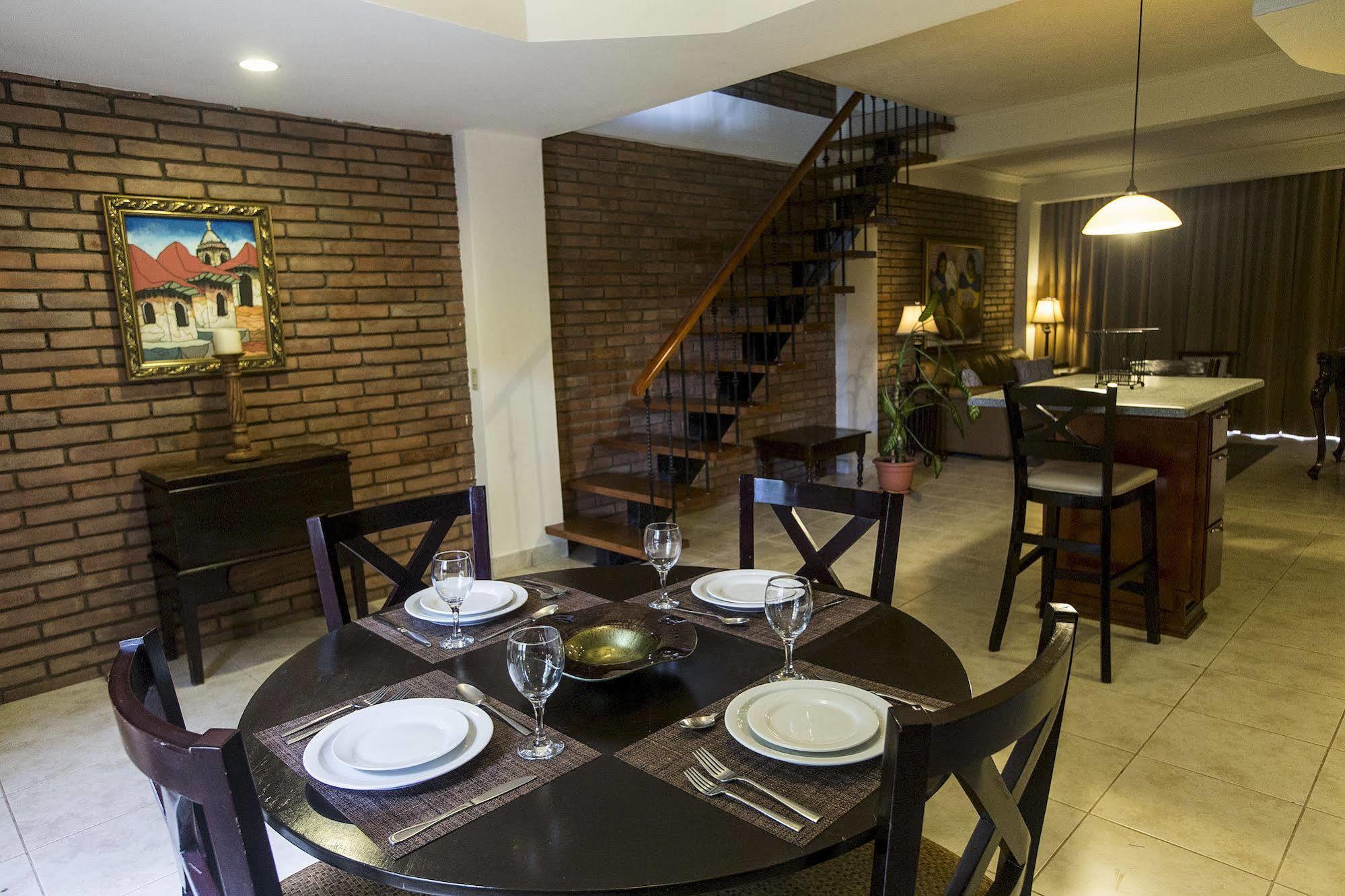 Altos De Fontana Hotell Managua Exteriör bild