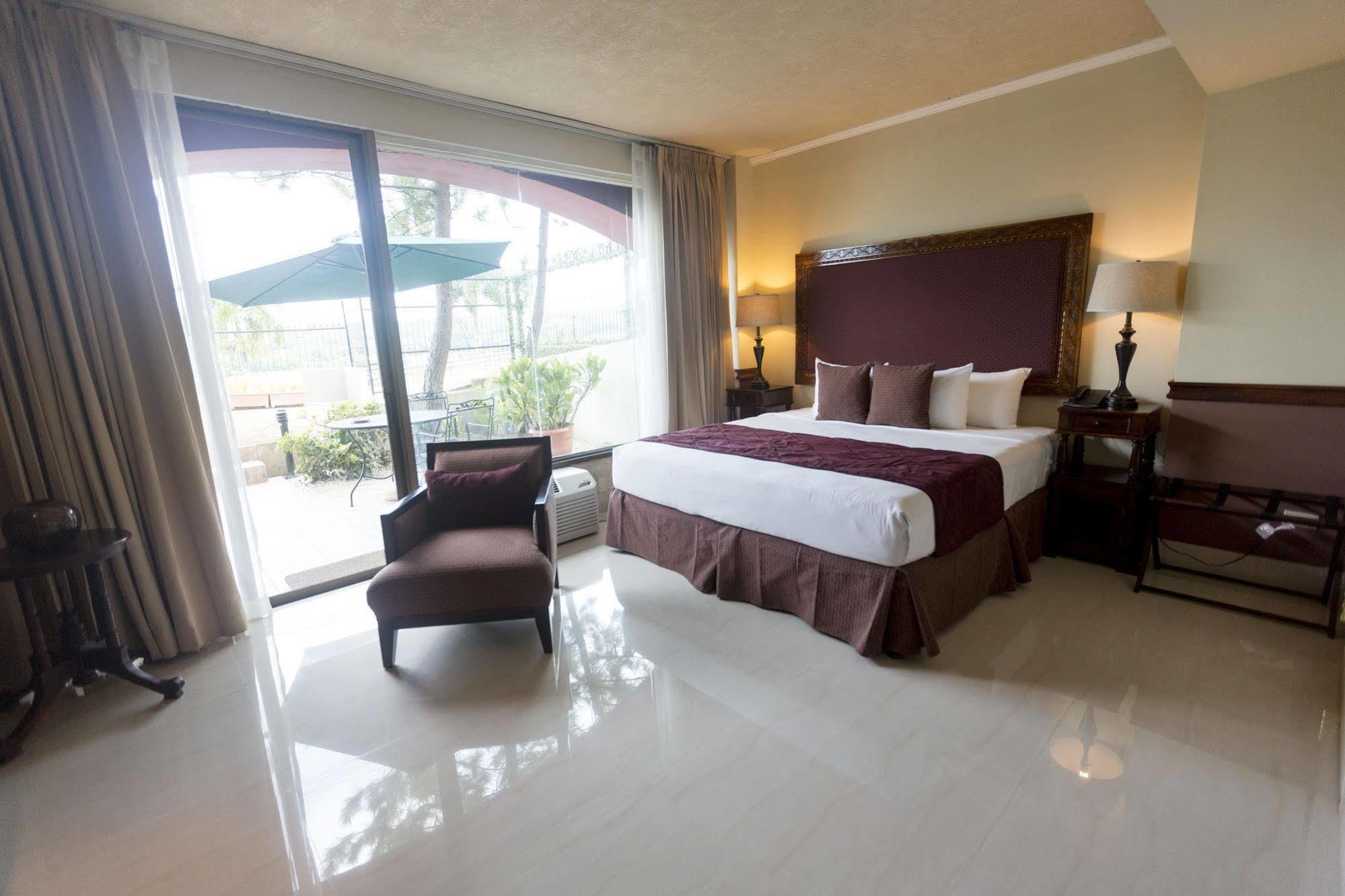 Altos De Fontana Hotell Managua Exteriör bild