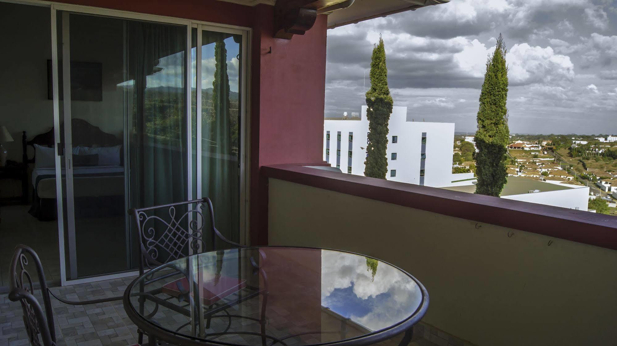 Altos De Fontana Hotell Managua Exteriör bild