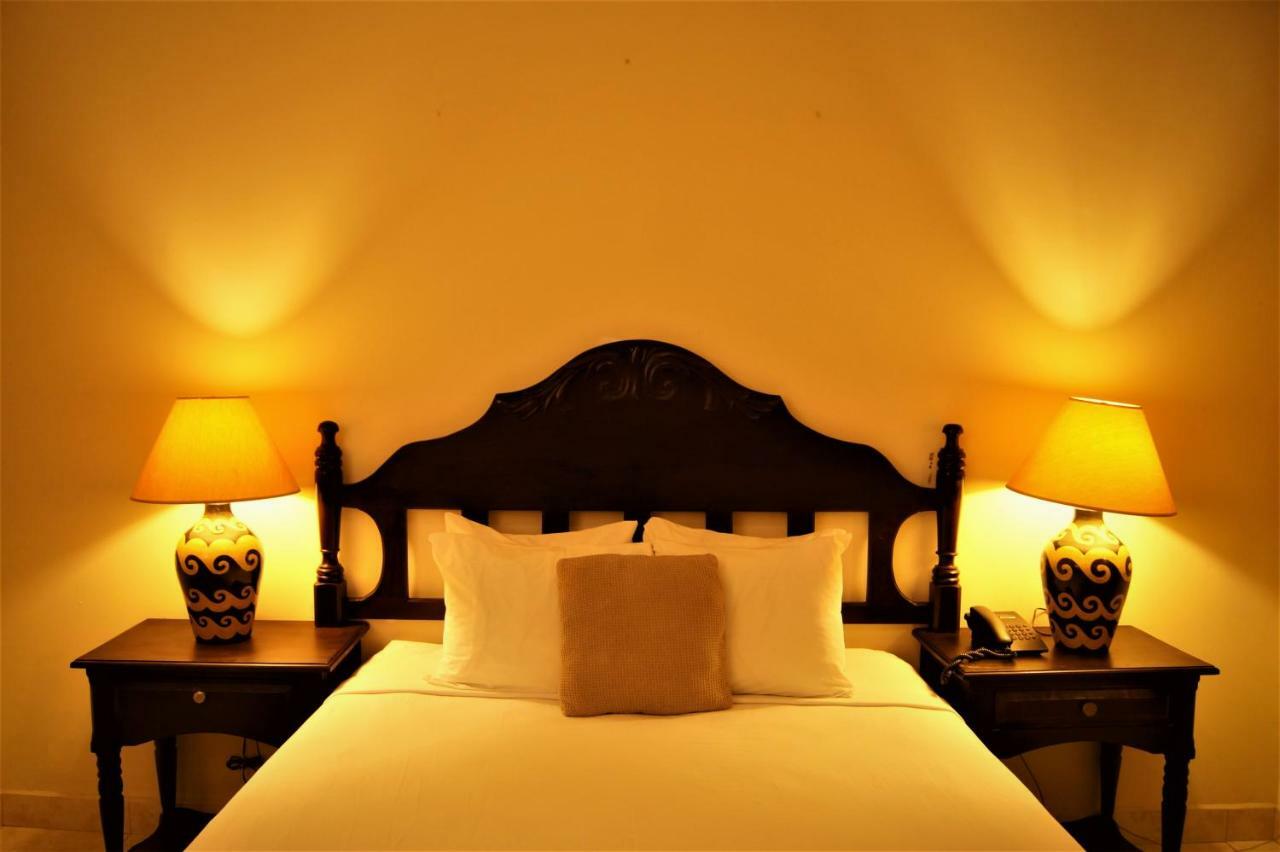 Altos De Fontana Hotell Managua Exteriör bild